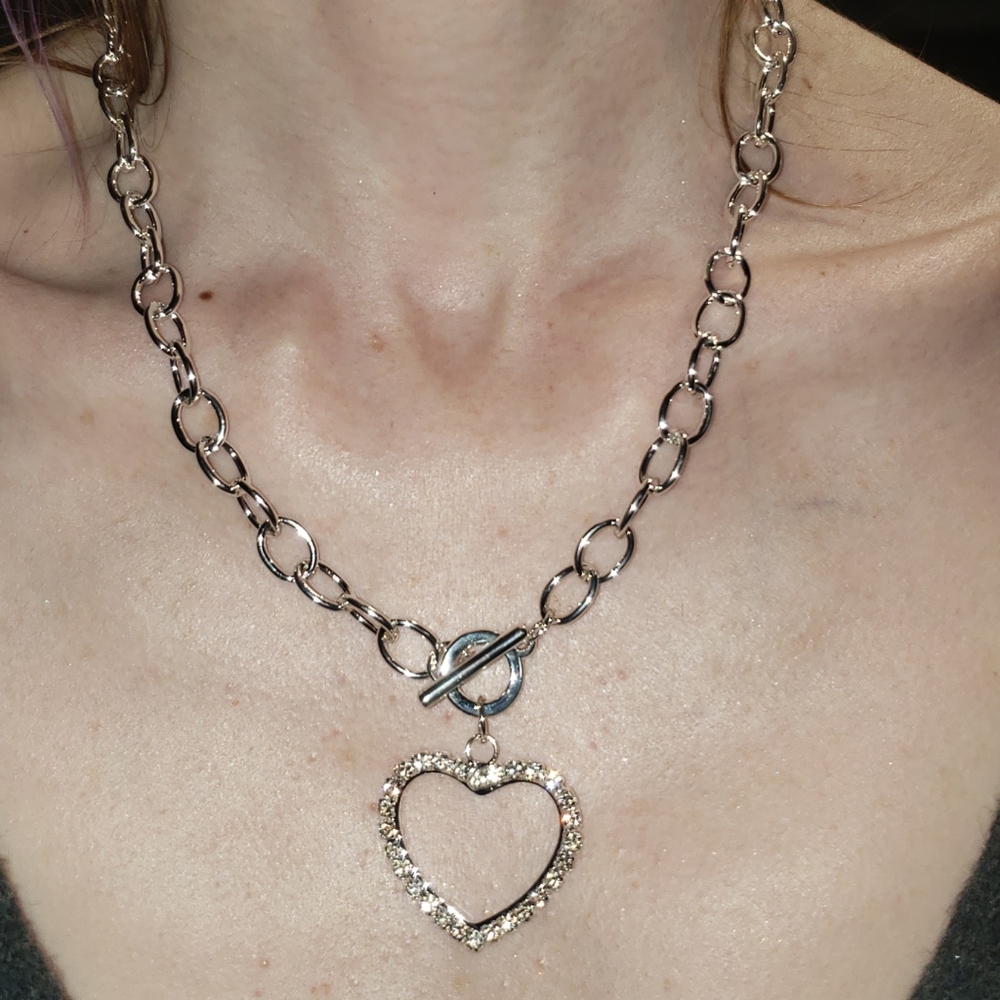 💥3/$10  NWT Silver Necklace crystal heart